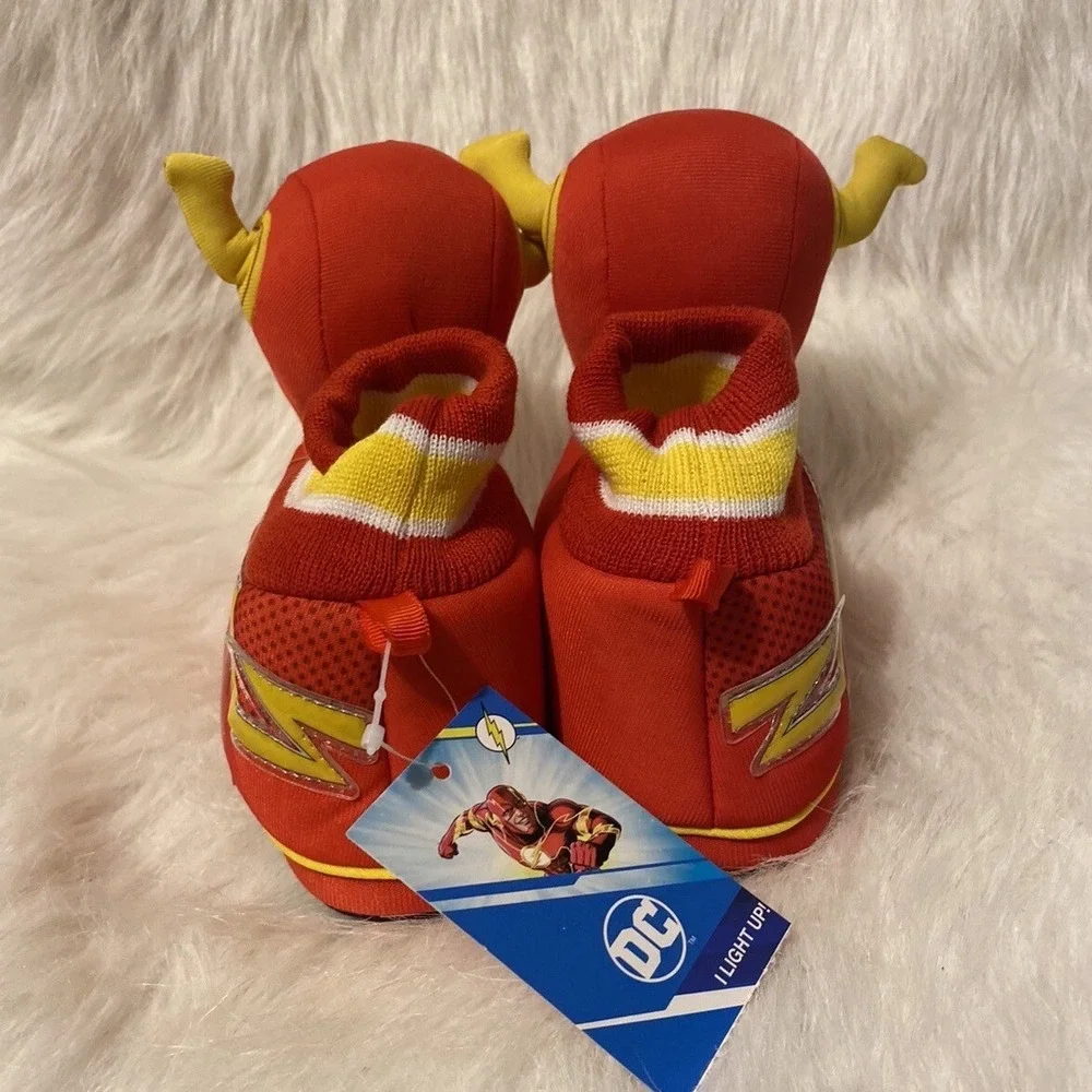 DC Flash Slippers Toddler Boys Size Size 7-8 Red Light Up Slip On Shoes